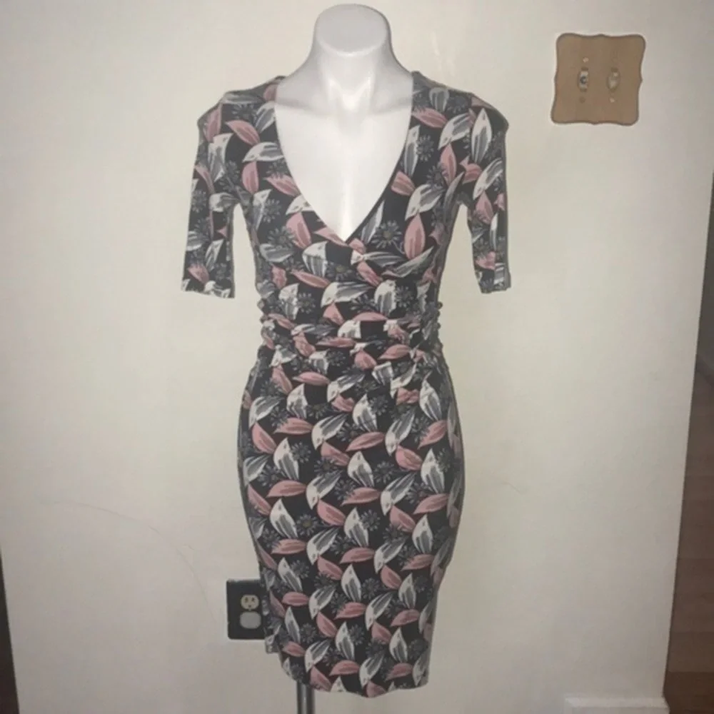 Boden form fitting dress size 2R UK 6R